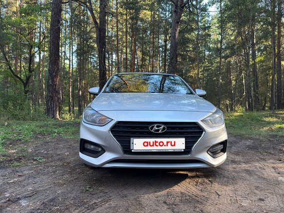 2019 Hyundai Solaris II, серебристый, 1370000 рублей - вид 2