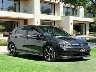2023 Volkswagen Golf VIII, чёрный, 1880000 рублей, вид 3