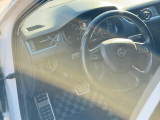 2015 Skoda Octavia III (A7), белый, 1550000 рублей, вид 5