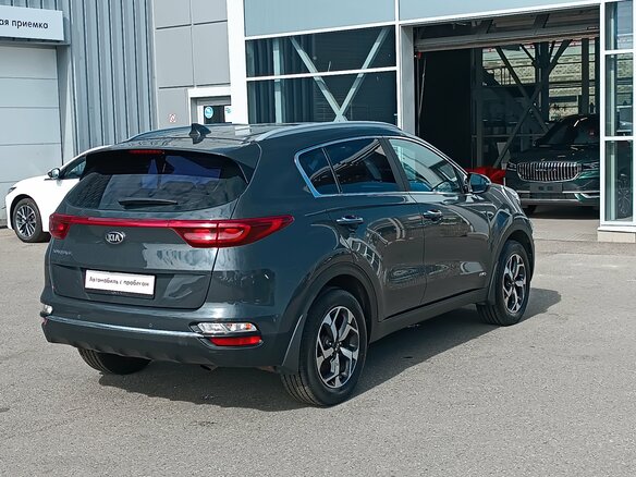 2020 Kia Sportage IV Рестайлинг, серый, 1960000 рублей - вид 7
