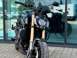 2026 QJMotor SRK 900, красный, 900000 рублей, вид 5