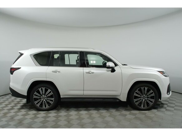 2025 Lexus LX 600 IV, белый - вид 3