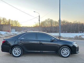 2015 Toyota Camry VII (XV50) Рестайлинг, чёрный, 2100000 рублей, вид 4