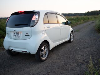 2010 Mitsubishi i-MiEV, белый, 650000 рублей, вид 5