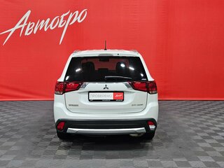2015 Mitsubishi Outlander III Рестайлинг 2, белый, 1675000 рублей, вид 4