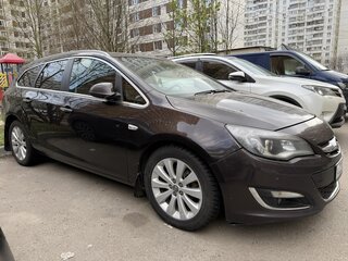 2013 Opel Astra J Рестайлинг, коричневый, 660000 рублей, вид 3