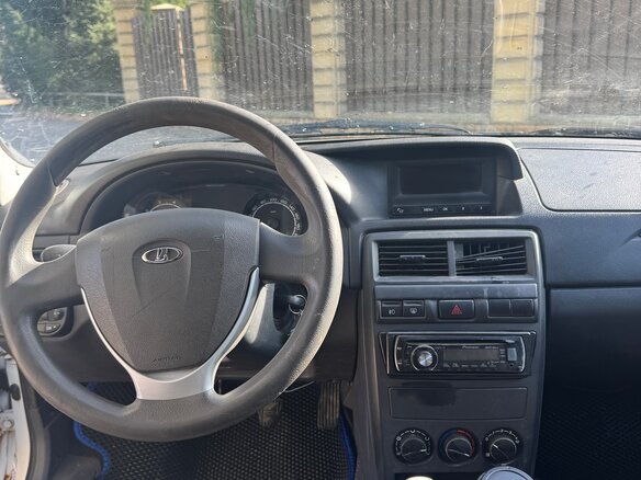 2014 Lada (ВАЗ) Priora I Рестайлинг, белый, 300000 рублей - вид 6