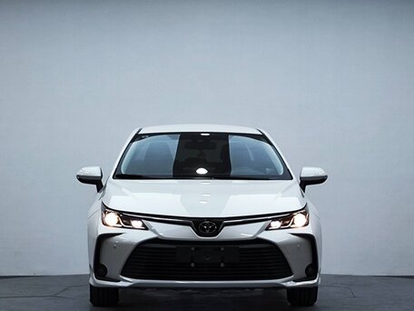 2022 Toyota Corolla XII (E210), белый, 1490000 рублей, вид 2