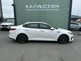 2019 Kia Optima IV Рестайлинг, белый, 1860000 рублей, вид 4