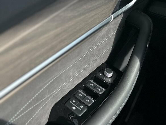 2026 Geely Monjaro I Рестайлинг, серый, 4954990 рублей - вид 9