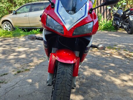 2004 Honda CBR 600RR, красный, 370000 рублей, вид 1