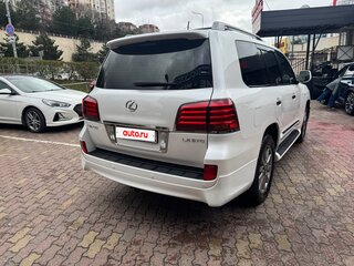 2011 Lexus LX 570 III, белый, 4200000 рублей, вид 4