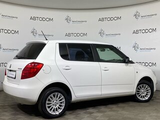 2013 Skoda Fabia II Рестайлинг, белый, 549900 рублей, вид 2