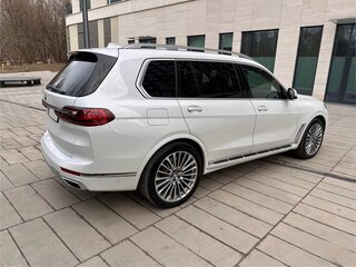 2021 BMW X7 40d I (G07), белый, 8450000 рублей, вид 5