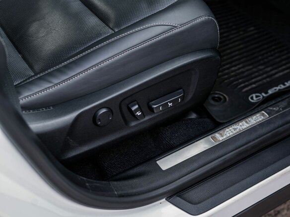2021 Lexus RX 300 IV Рестайлинг, белый, 4490000 рублей - вид 17