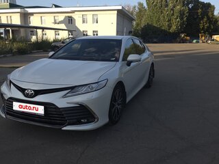 2021 Toyota Camry VIII (XV70) Рестайлинг, белый, 3060000 рублей, вид 1