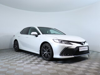 2021 Toyota Camry VIII (XV70) Рестайлинг, белый, 2730000 рублей, вид 3