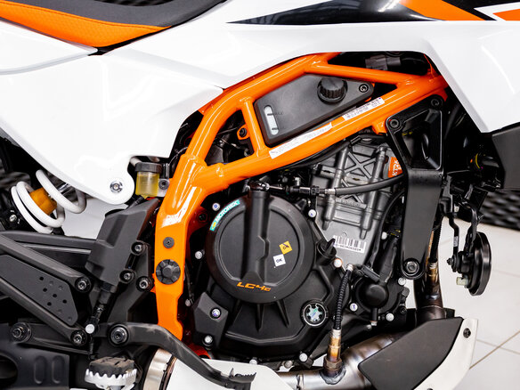 2026 KTM 390 Adventure R, оранжевый, 889000 рублей - вид 9