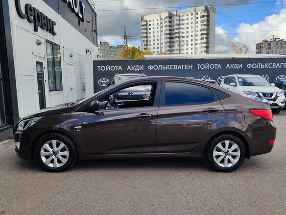 2016 Hyundai Solaris I Рестайлинг, коричневый, 955000 рублей - вид 7