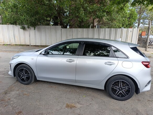 2018 Kia Ceed III, серебристый, 1650000 рублей - вид 4