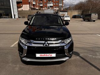 2018 Mitsubishi Outlander III Рестайлинг 3, чёрный, 2900000 рублей, вид 3