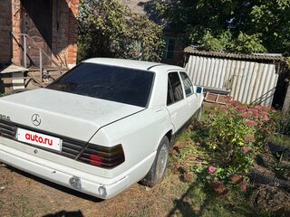 1988 Mercedes-Benz W124 230 4-speed, белый, 235000 рублей, вид 5
