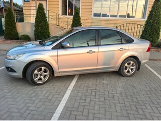2008 Ford Focus II Рестайлинг, серебристый, 650000 рублей, вид 5