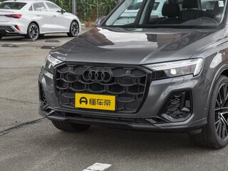 2025 Audi Q7 55 TFSI II (4M) Рестайлинг 2, серый, 13100000 рублей, вид 2