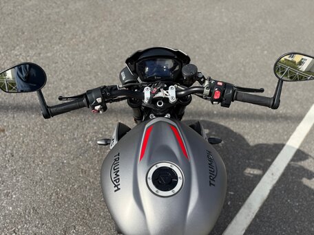 2018 Triumph Street Triple, серый, 750000 рублей, вид 5