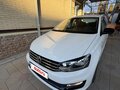 2019 Volkswagen Polo V Рестайлинг, белый, 1600000 рублей - вид 2