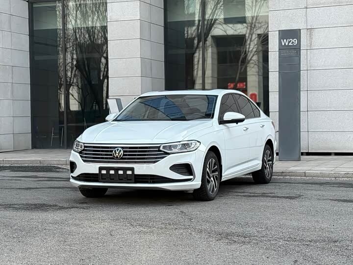 Открыть фотографии: Volkswagen Lavida III Рестайлинг