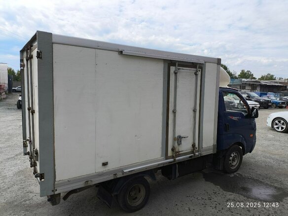 2011 Kia Bongo, синий, 655000 рублей - вид 6
