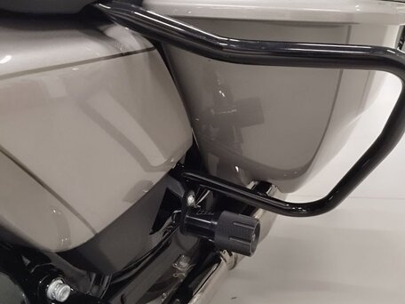 2023 Harley-Davidson CVO Street Glide, серебристый, 4200000 рублей, вид 2
