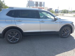 2022 Volkswagen Tiguan Allspace II Рестайлинг, серебристый, 2400000 рублей, вид 2