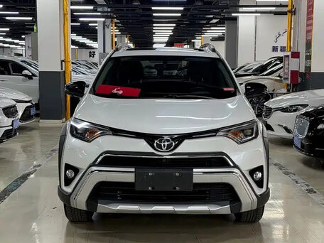 Toyota RAV4 IV (XA40) Рестайлинг