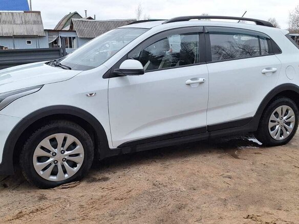 2020 Kia Rio X-Line IV, белый, 1255000 рублей - вид 4