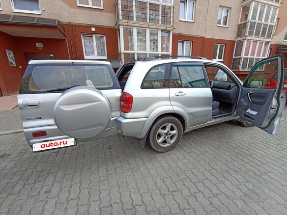 2001 Toyota RAV4 II (XA20), серебристый, 800000 рублей - вид 5