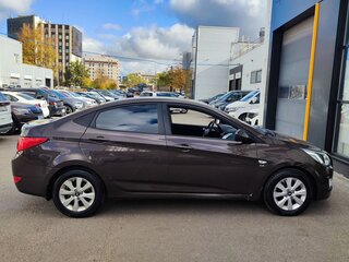 2016 Hyundai Solaris I Рестайлинг, коричневый, 1015000 рублей, вид 4