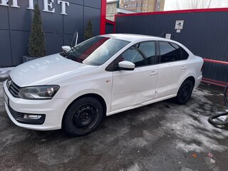 2017 Volkswagen Polo V Рестайлинг, белый, 550000 рублей, вид 1