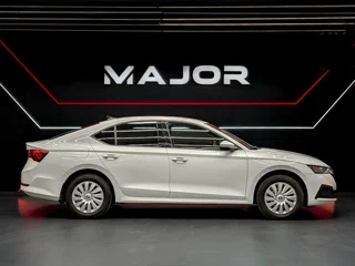 2021 Skoda Octavia IV (A8), белый, 2050000 рублей, вид 4