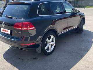 2011 Volkswagen Touareg II, чёрный, 2050000 рублей, вид 4