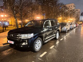 2016 Toyota Land Cruiser 200 Series Рестайлинг 2, чёрный, 6800000 рублей, вид 4