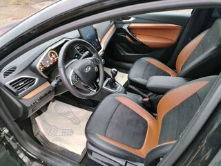 2025 Lada (ВАЗ) Vesta SW Cross I Рестайлинг (NG), белый, 1700000 рублей, вид 5