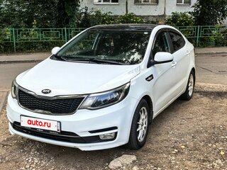 2017 Kia Rio III Рестайлинг, белый, 1030000 рублей, вид 2