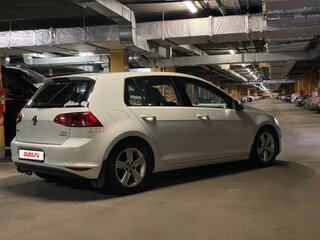 2013 Volkswagen Golf VII, белый, 1600000 рублей, вид 3