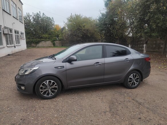 2016 Kia Rio III Рестайлинг, серый, 1200000 рублей - вид 8