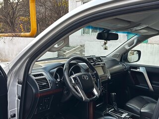 2014 Toyota Land Cruiser Prado 150 Series Рестайлинг 1, серебристый, 3100000 рублей, вид 4