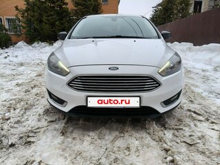 2017 Ford Focus III Рестайлинг, белый, 1100000 рублей, вид 3