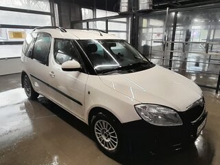 2010 Skoda Roomster I, белый, 399000 рублей, вид 4