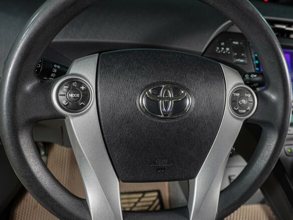 2010 Toyota Prius III (XW30), белый, 1499000 рублей - вид 14